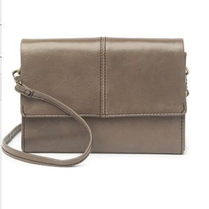 NWT HOBO Jetty Convertible
100% Leather Shoulder Bag